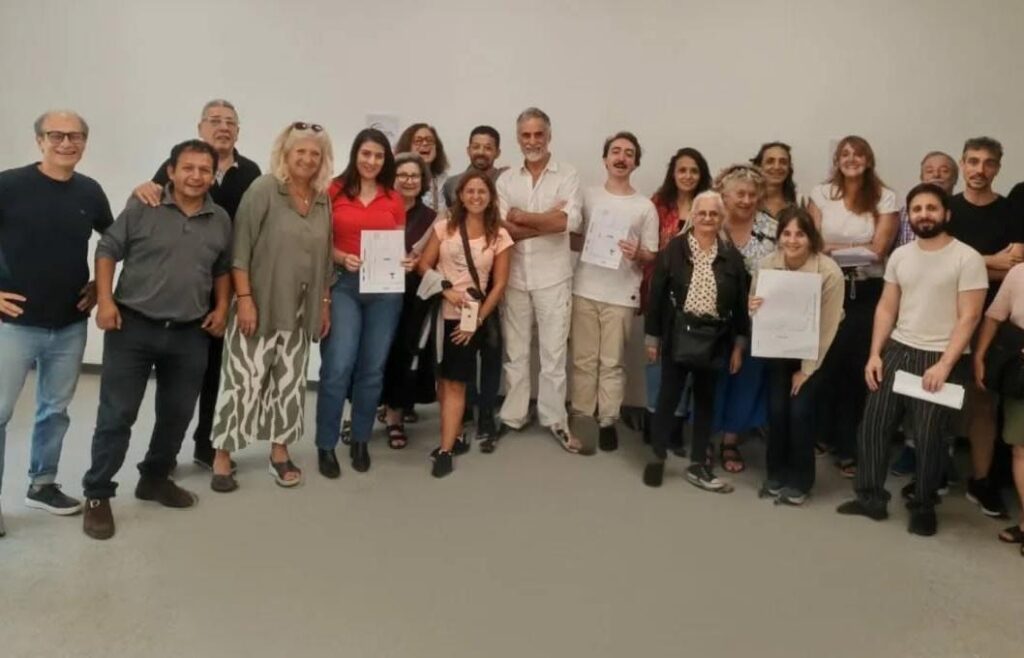 Balvanera: vecinos, legisladores y comuneros se reunieron por el proyecto de plaza en Perón y Ayacucho