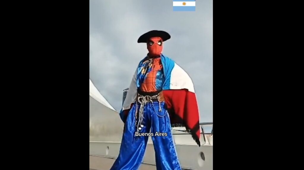 El Gaucho Araña en el Puente de la Mujer de Puerto Madero: la difusión desde Buenos Aires para Spider-Man: Brand New Day