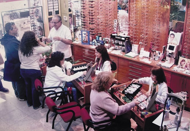 Cincuenta y nueve años de excelencia, familia y compromiso 