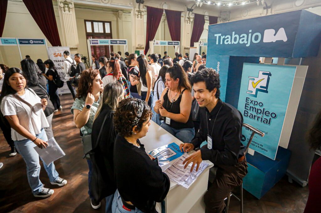 Villa Crespo recibe una nueva edición de la Expo Empleo Barrial con más de 400 oportunidades laborales