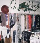 Impulsan un homenaje a “Galpón de Ropa”, referente de la moda circular con presencia en Abasto