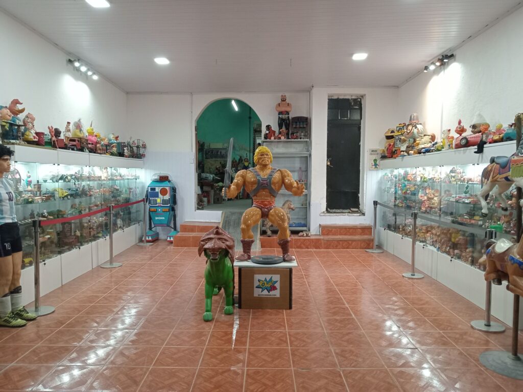 El Superbatuque Museo de Juguetes Antiguos reabre en Constitución