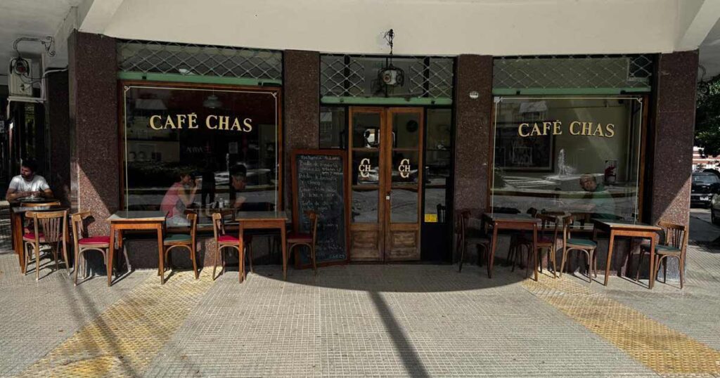 Café Chas: El «tercer lugar» para encontrarse en el Laberinto