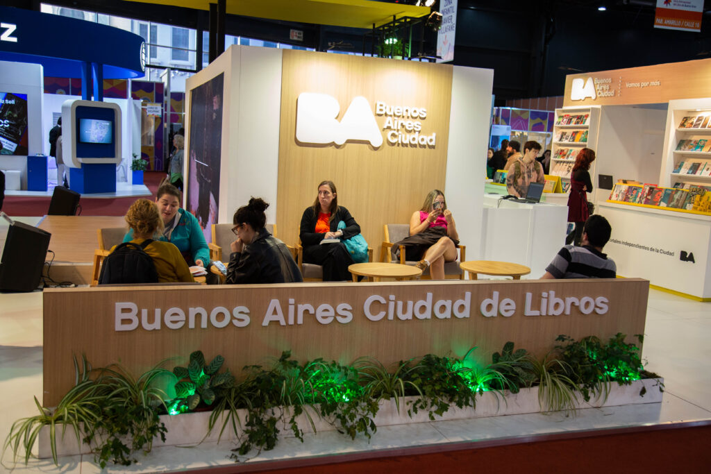 La Feria del Libro abre su 50° edición en Palermo con foco en la bibliodiversidad y la producción independiente