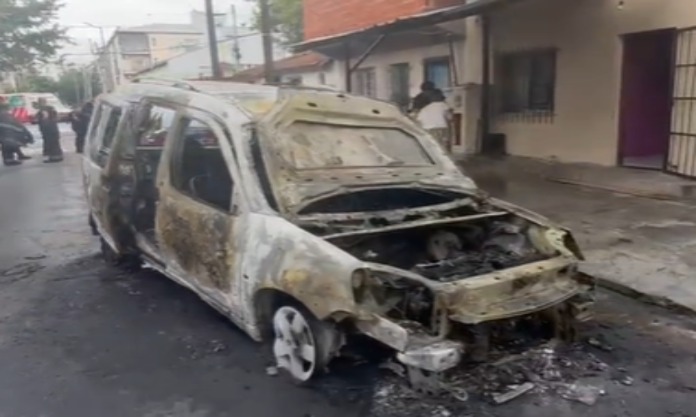 Un hombre resultó herido tras el incendio de su camioneta en Villa Soldati