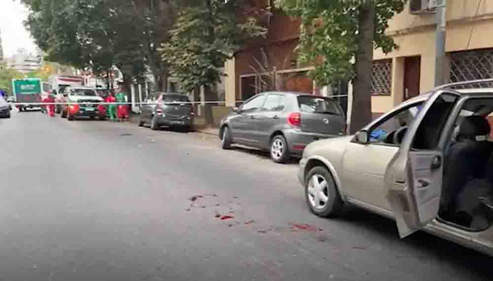 Baleados adentro de un auto de aplicación en Maza y Av. Belgrano