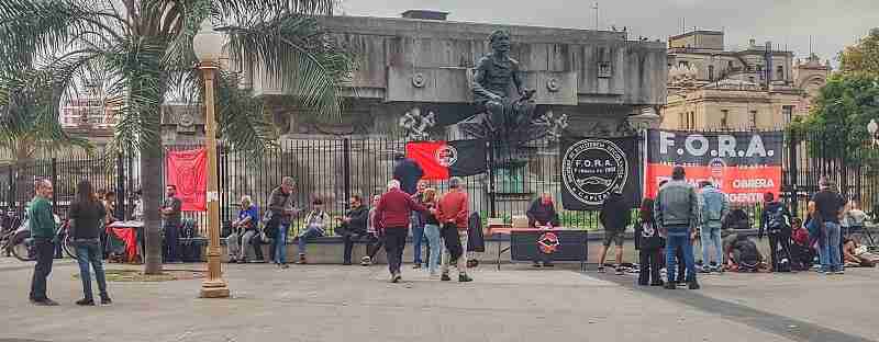 Acto anarquista por el Día del Trabajador en Plaza Miserere de Once: “140 años de lucha obrera”