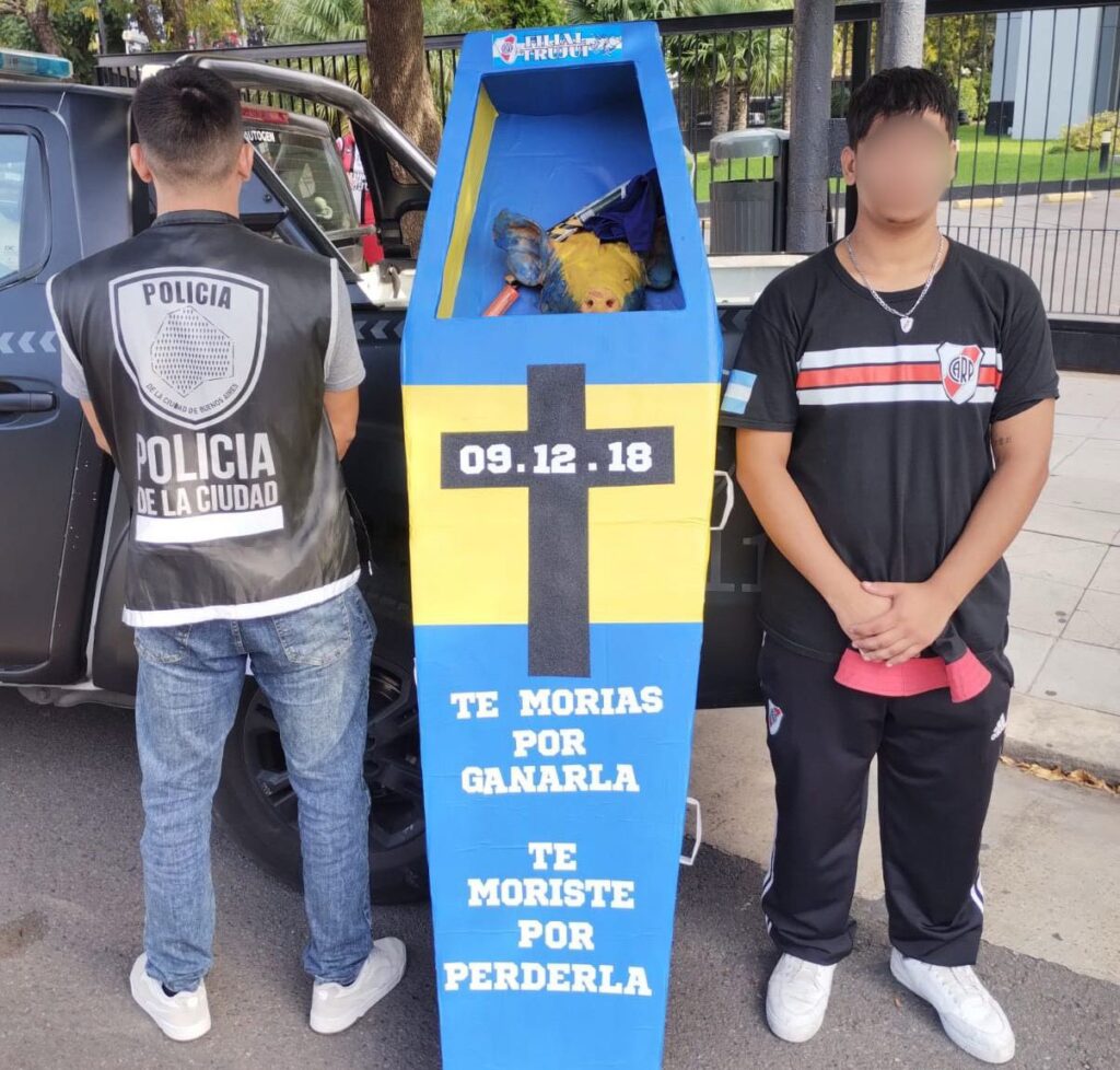 Operativo en el Superclásico: 11 detenidos, más de 550 actas y secuestro de ataúdes simbólicos en Belgrano