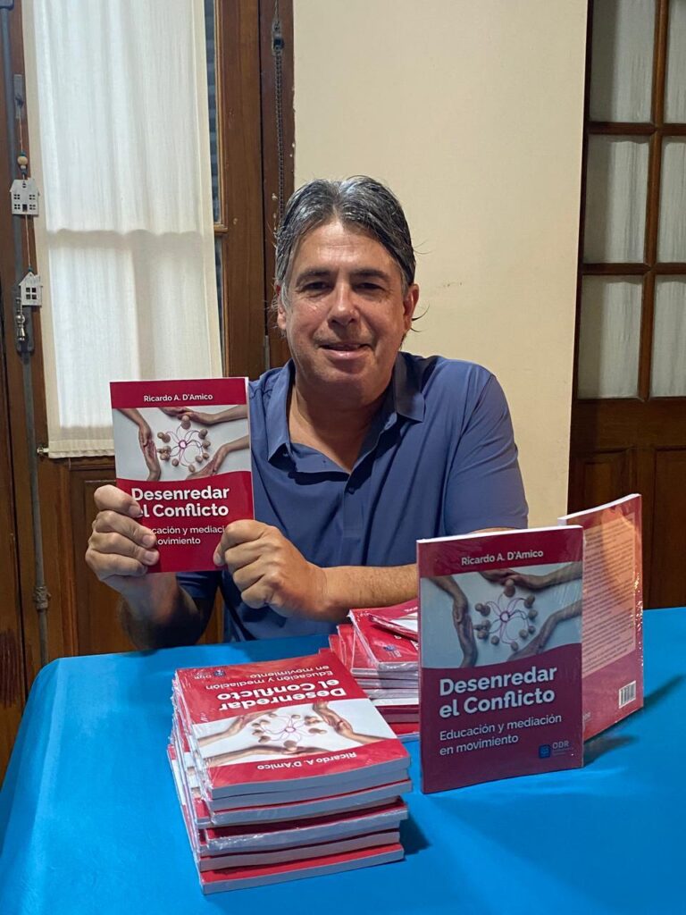 Dos autores linierenses dicen presente en la Feria del Libro