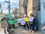 Protesta frente a Parque Lezama contra cocheras subterráneas en plazas porteñas