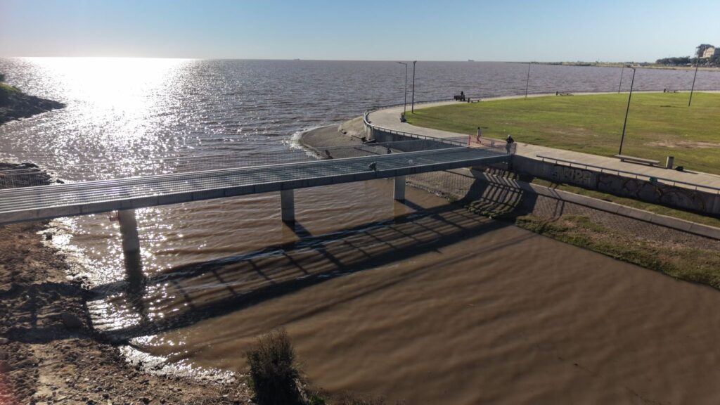Costanera Norte: avanza la construcción del puente sobre el Arroyo Ugarteche para conectar los Parques Carrasco y Salguero