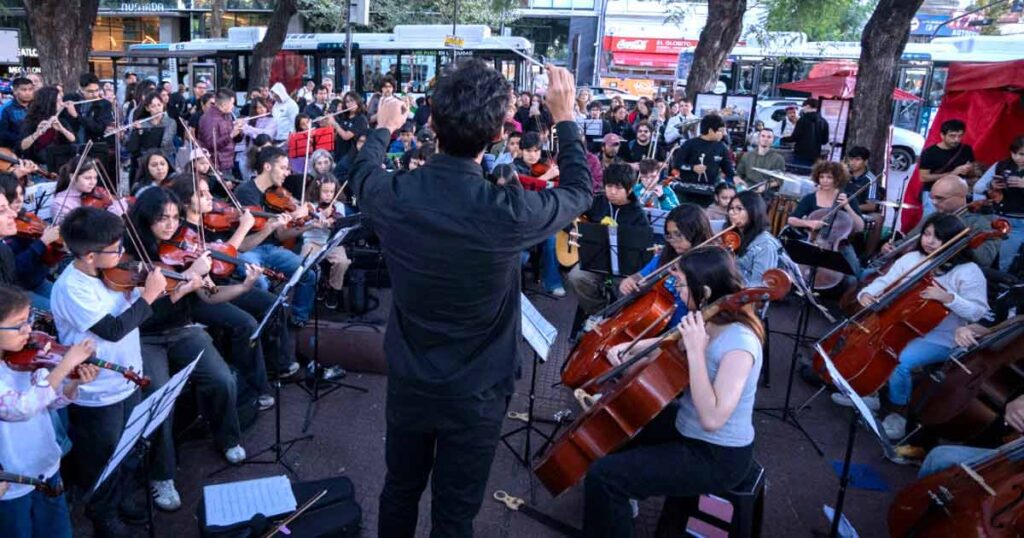 Comunidad y músicos se movilizaron contra el cierre de la Orquesta Juvenil «Violeta Parra»