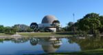 Ciencia y swing bajo las estrellas: el Planetario invita a vivir una tarde distinta en Palermo