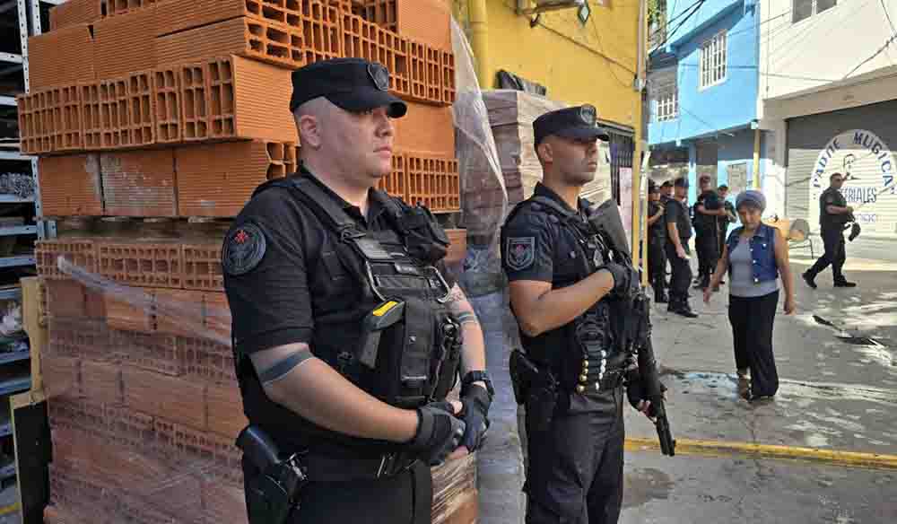 Clausuran otro corralón que abastecía construcciones dentro del Barrio 31
