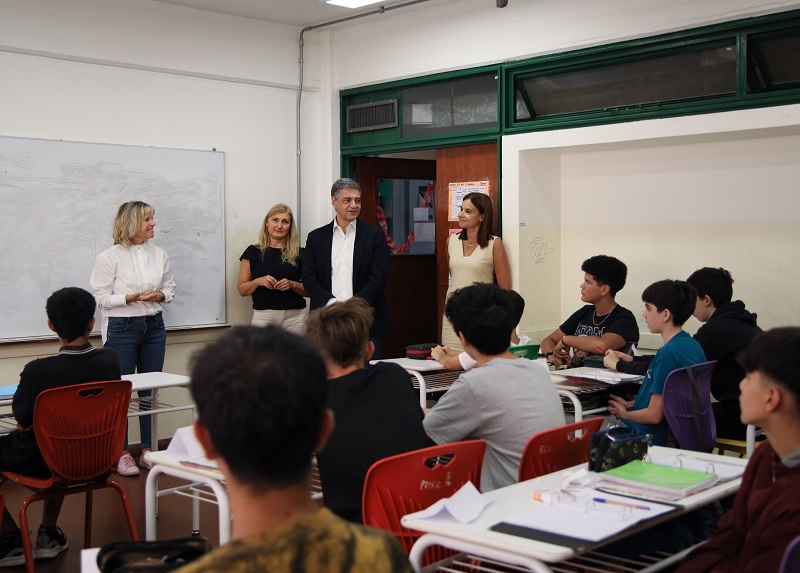 Informe oficial: escuelas con mayores desafíos mejoraron su rendimiento en Lengua y Matemática en la Ciudad
