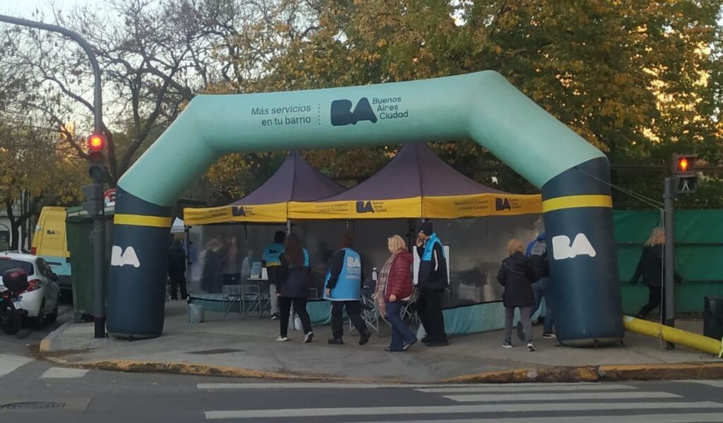 El GCBA montará oficinas móviles para trámites vecinales en Plaza Balcarce, al límite entre Saavedra y Núñez
