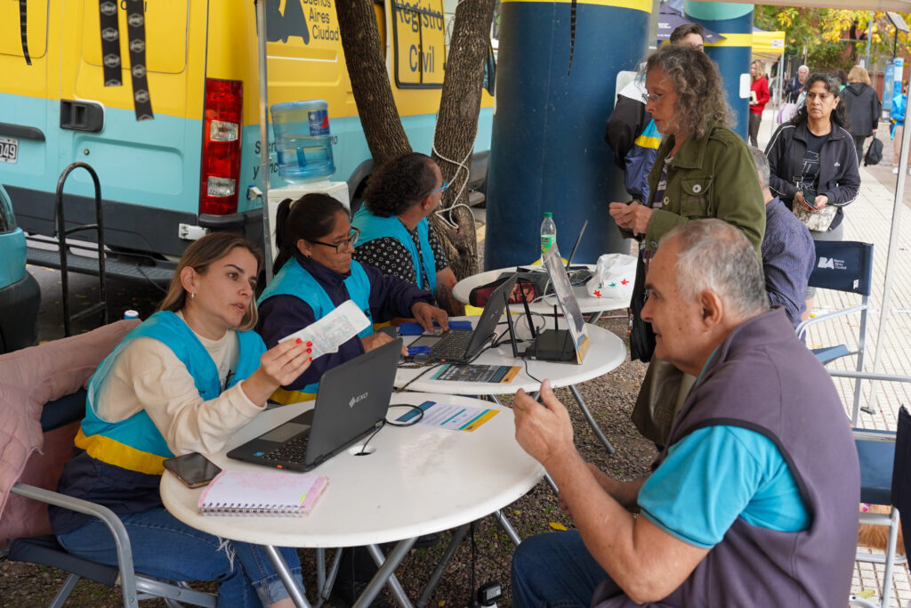 Las oficinas móviles del GCBA atenderán a vecinos de Villa Lugano, Flores, Coghlan y Versalles