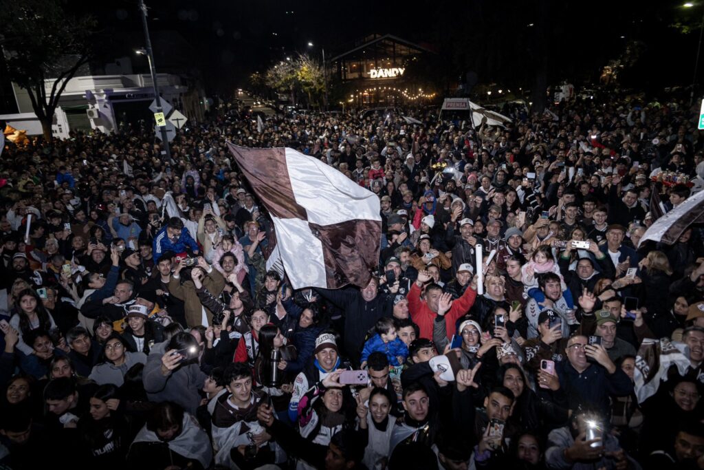 Platense celebra el primer aniversario de su histórico título en primera con una película y una convocatoria de hinchas