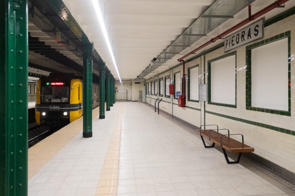 La estación Piedras vuelve a abrir sus puertas tras una renovación integral