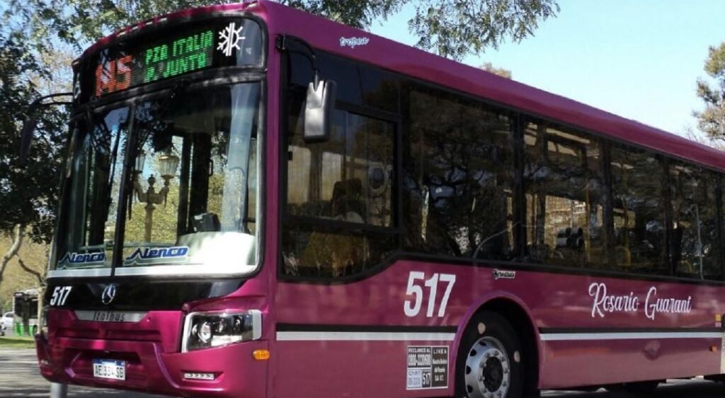 Modifican el recorrido de la línea de colectivos 145 en Villa Lugano por obras viales en la Autopista Dellepiane