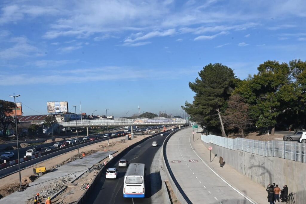 Nueva etapa en la Dellepiane: habilitan colectora clave y continúa la transformación integral de la autopista en el sur de la Ciudad