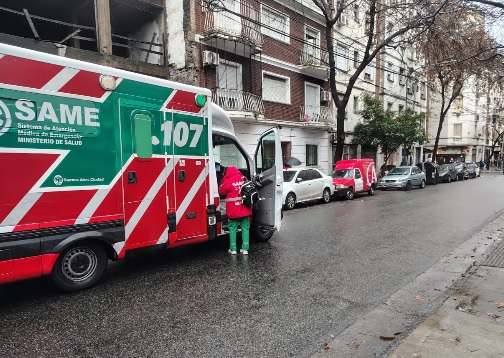 Incendio en un hotel de Balvanera: amplio operativo y corte de tránsito en Urquiza al 100