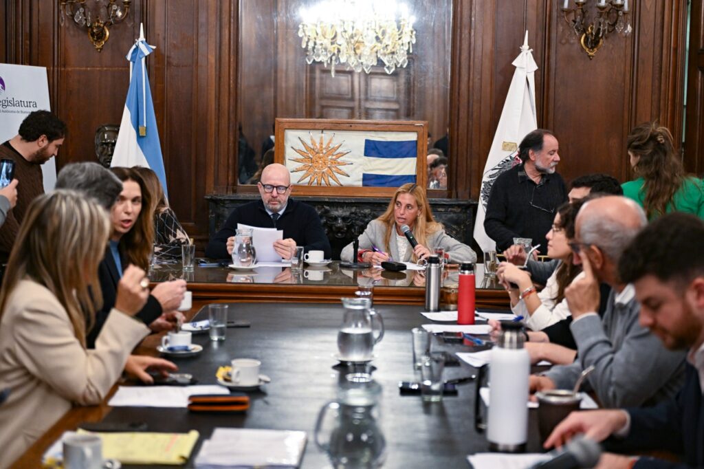Legislatura porteña: dictamen favorable en comisiones para el proyecto de “Ley de Hojarasca”