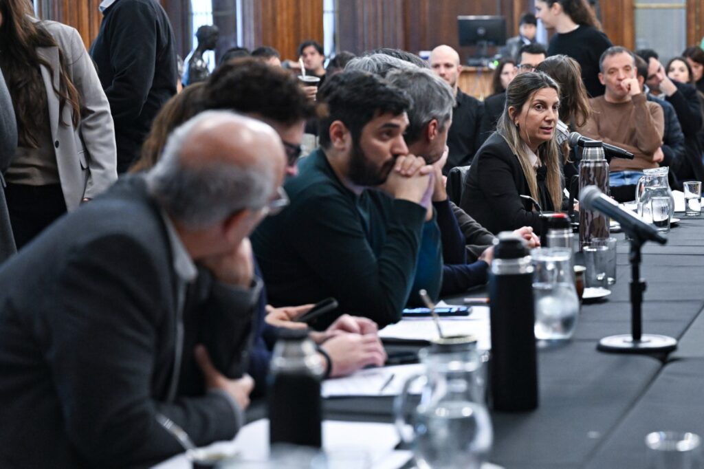 La Legislatura porteña avanzó con proyectos sobre la Línea F y endeudamiento familiar
