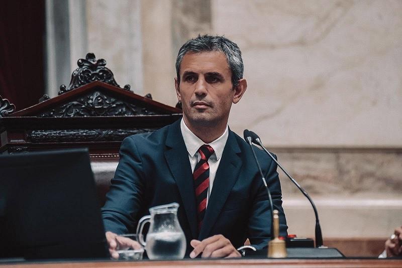 Hallan muerto en Almagro a un directivo ligado a Martín Menem y analizan las causas