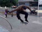 El deportista Paris Laurenti realizó una sesión de skate en la icónica escalera frente al Abasto