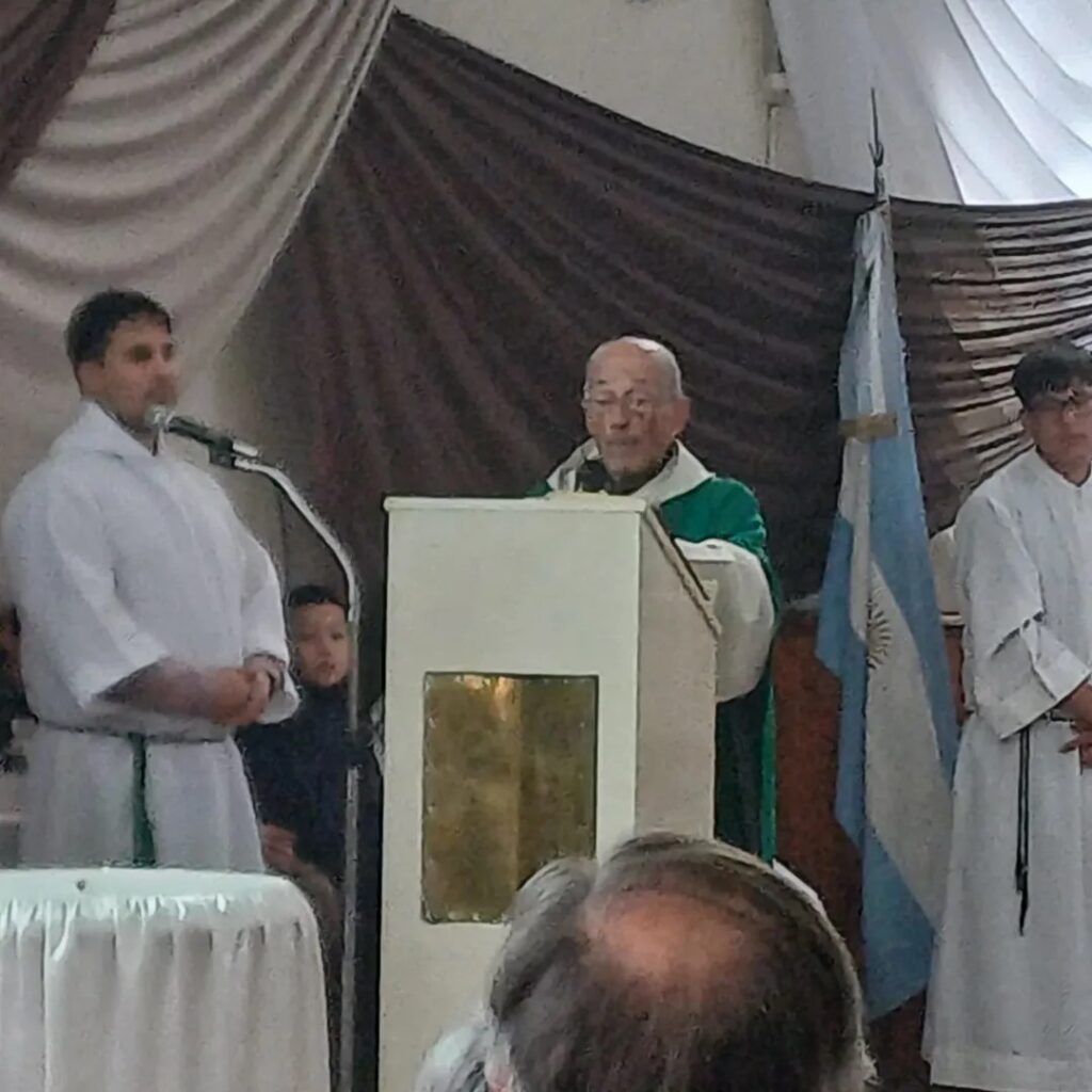 El padre Horacio Fasce, un emblema de Domselaar