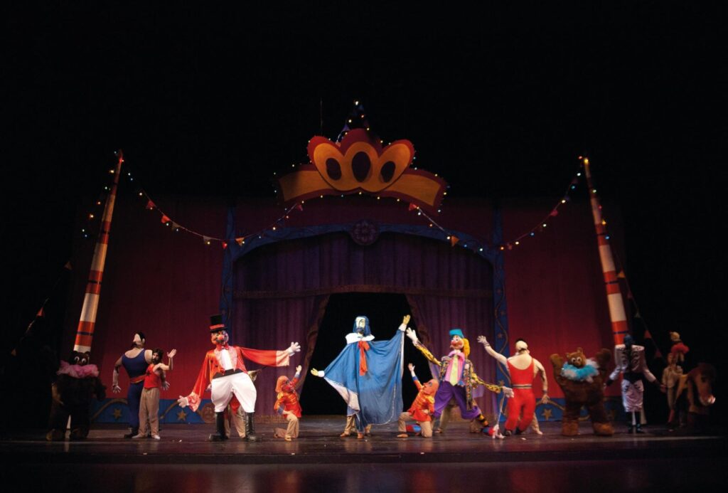 Los títeres del San Martín llenan de magia el cine teatro El Plata