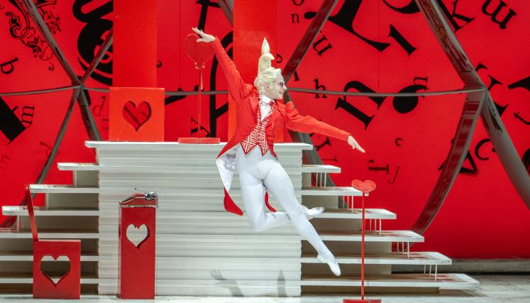 Alice’s Adventures in Wonderland llega al Teatro Colón con la coreografía de Christopher Wheeldon