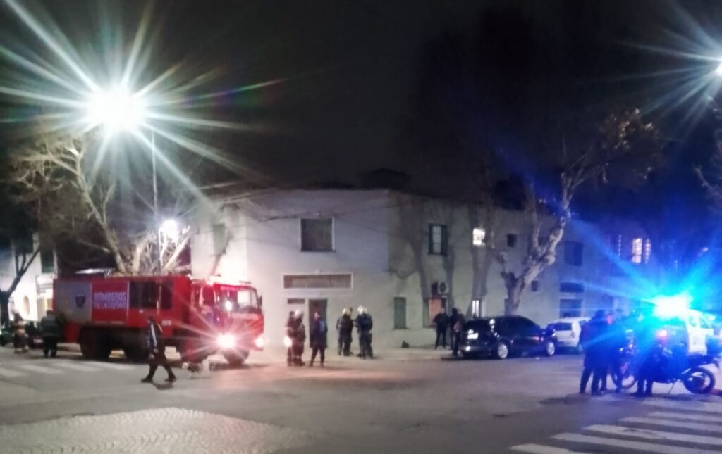 Hallan muerta a una mujer en su casa de Liniers
