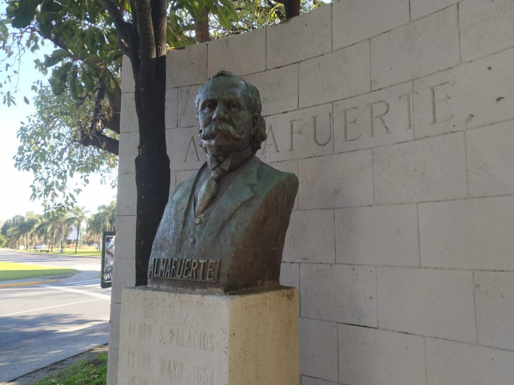 El busto de Almafuerte ya fue reinstalado en la plazoleta de Saavedra y se concreta una reparación histórica para el barrio