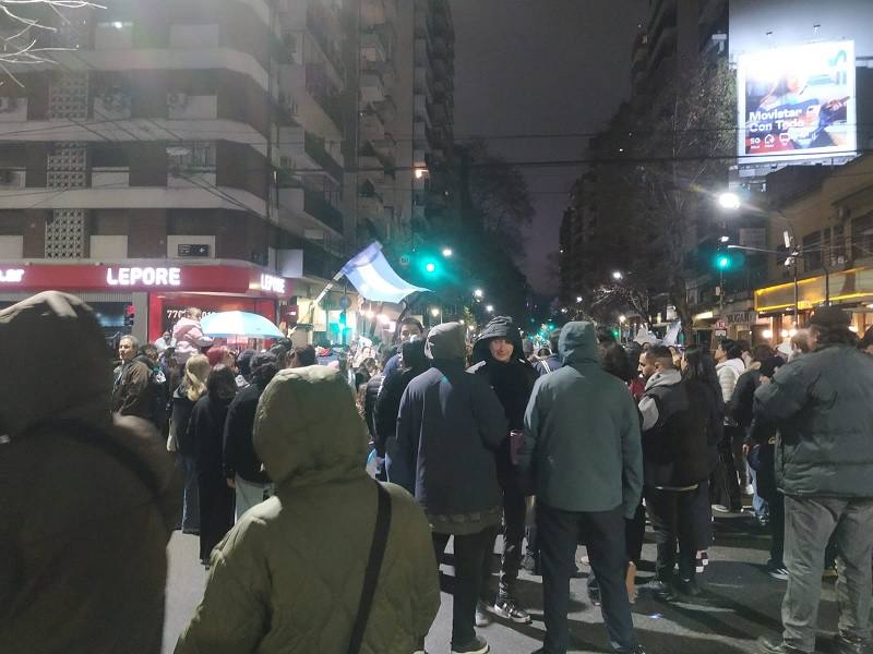 Almagro volvió a celebrar: miles de personas festejaron el subcampeonato argentino en Corrientes y Medrano