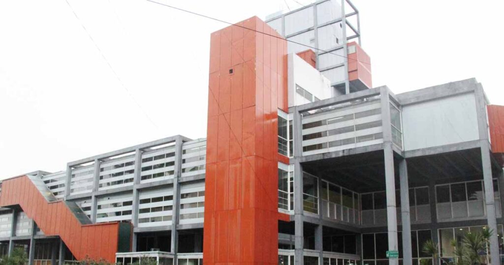 Condenan a un anestesista del Hospital Durand por un caso de violencia obstétrica