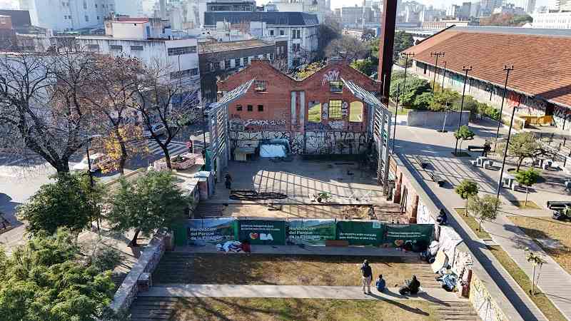 Parque de la Estación: reparan el anfiteatro y el memorial por Cromañón en Balvanera