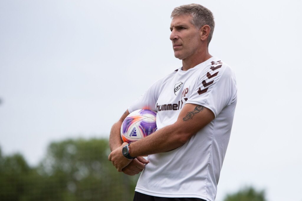 Martín Palermo vuelve a Platense: inicia su segundo ciclo como entrenador con contrato hasta 2028